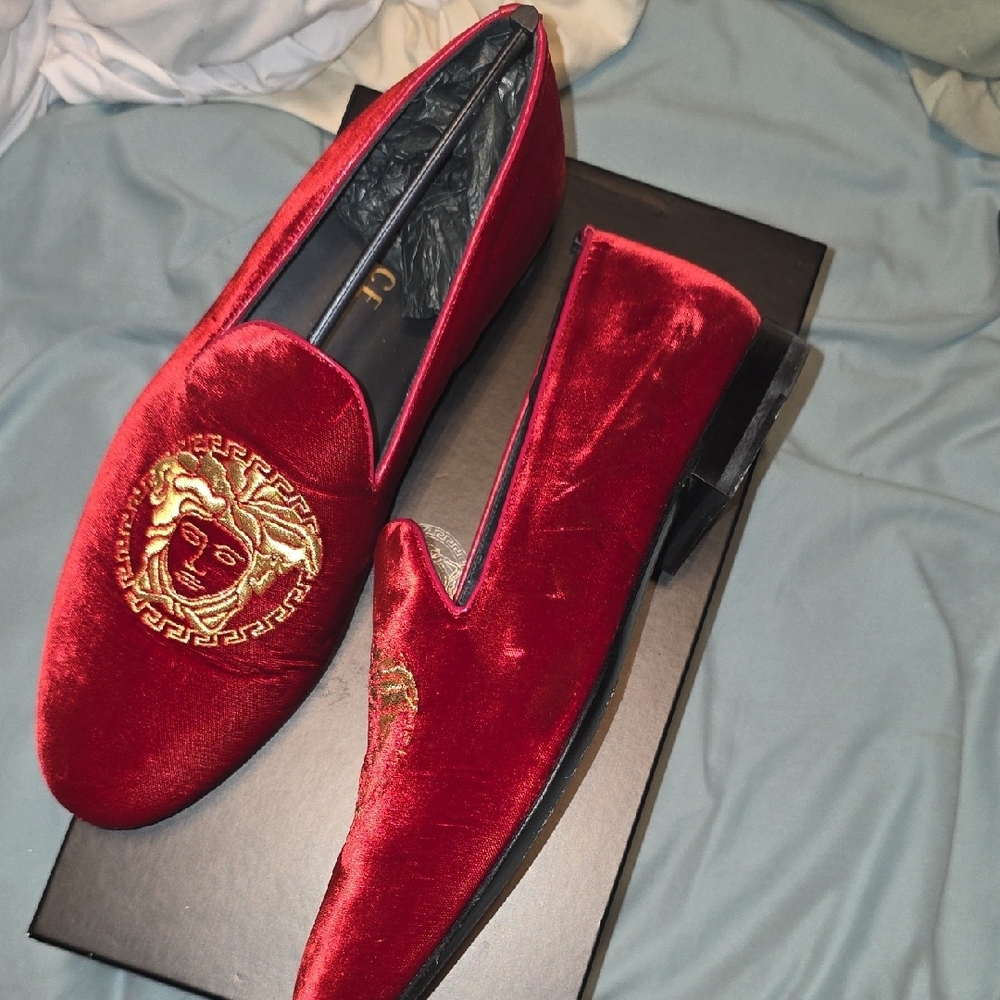 Versace Luxurious Red Velvet Loafers with Gold Medusa - Picture 2 of 5